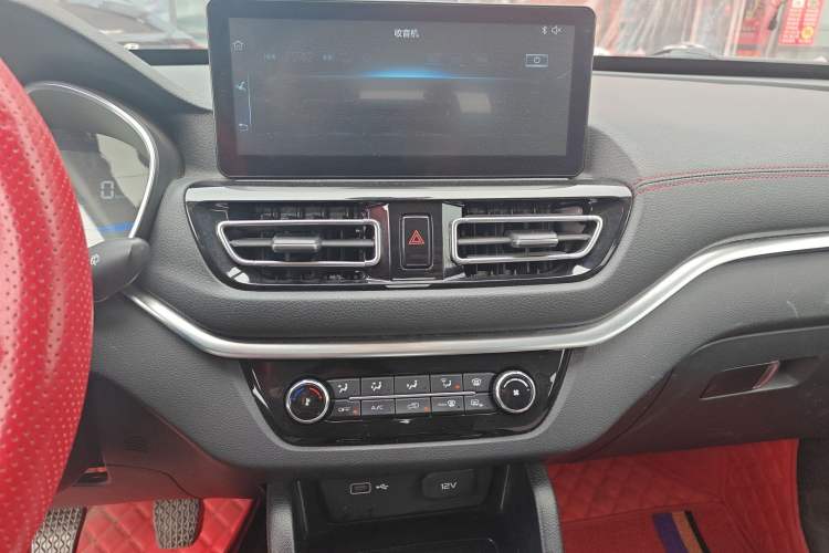 Used Bestune T33 2019 1.6L Manual Luxury Version China V Audio And AC Panel
