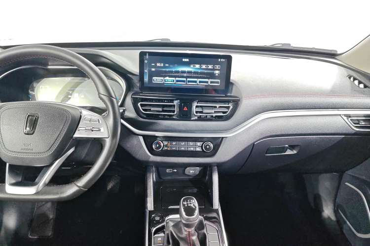 Used Bestune T33 2019 1.6L Manual Luxury Version China V Audio And AC Panel