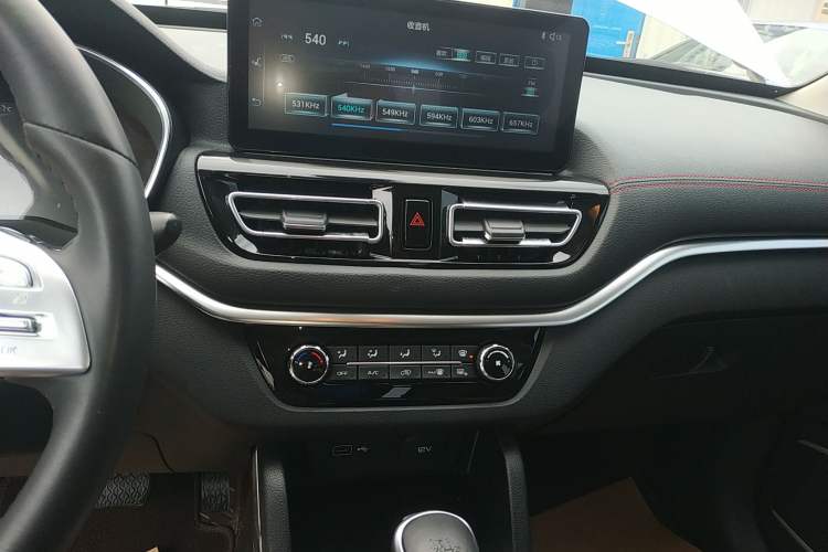 Used Bestune T33 2019 1.6L Automatic Luxury Edition China VI Audio And AC Panel