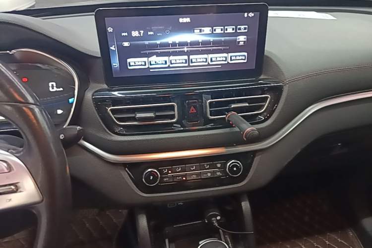 Used Bestune T33 2019 1.6L Automatic Luxury Edition China VI Audio And AC Panel