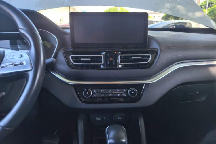 Used Bestune T33 2019 1.6L Automatic Luxury Edition China VI Audio And AC Panel