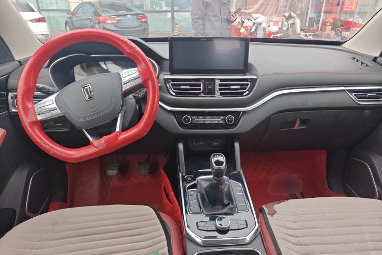 Used Bestune T33 2019 1.6L Manual Luxury Version China V Center Console