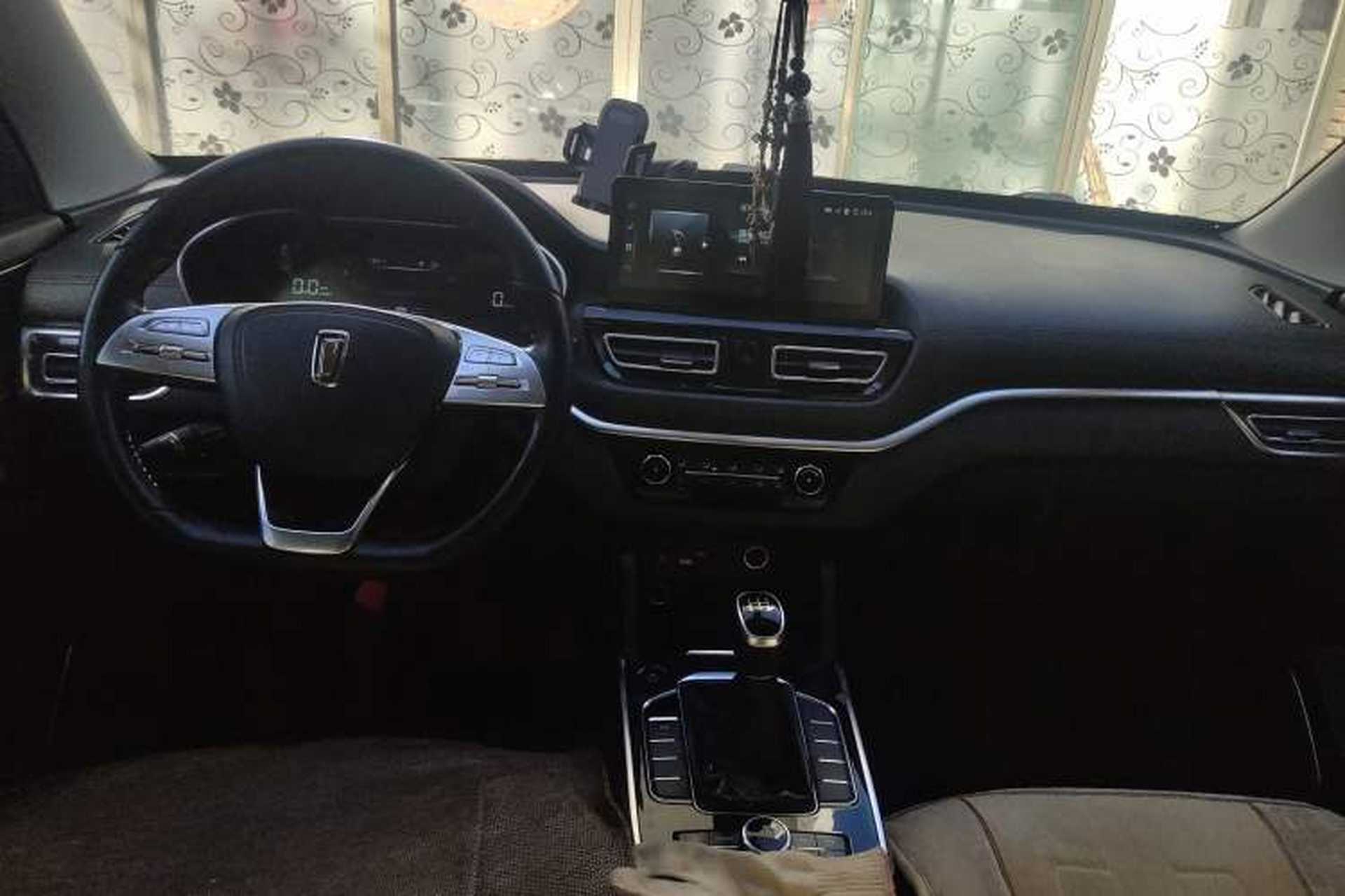 Used Bestune T33 2019 1.6L Manual Luxury Edition China VI Center Console