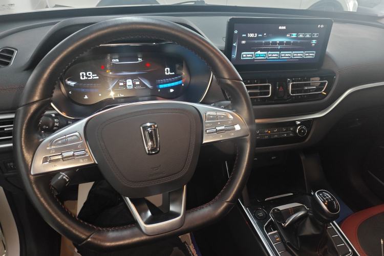 Used Bestune T33 2019 1.6L Manual Luxury Edition China VI Center Console