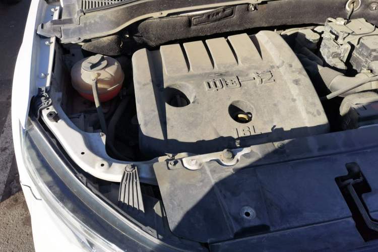 Used Bestune T33 2019 1.6L Automatic Luxury Edition China VI Engine Bay Right