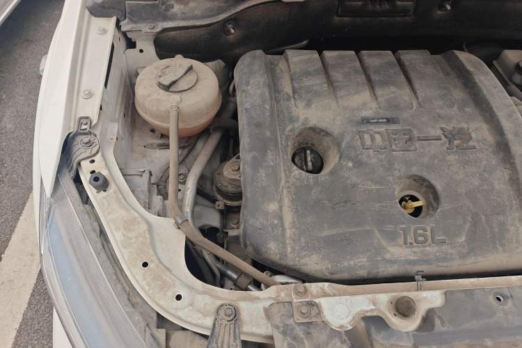 Used Bestune T33 2019 1.6L Manual Luxury Version China V Engine Bay Right