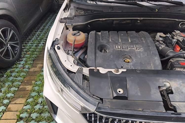 Used Bestune T33 2019 1.6L Automatic Luxury Edition China VI Engine Bay Right