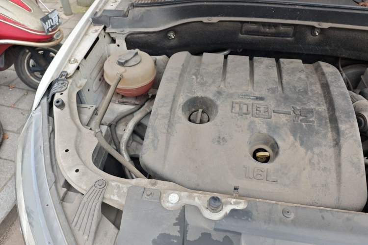 Used Bestune T33 2019 1.6L Manual Luxury Edition China VI Engine Bay Right