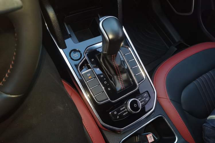 Used Bestune T33 2019 1.6L Automatic Luxury Edition China VI Gear Lever