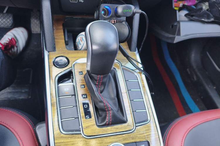 Used Bestune T33 2019 1.6L Automatic Luxury Version China V Emission Standard Gear Lever