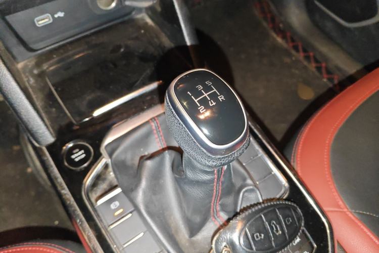 Used Bestune T33 2019 1.6L Manual Luxury Edition China VI Gear Lever