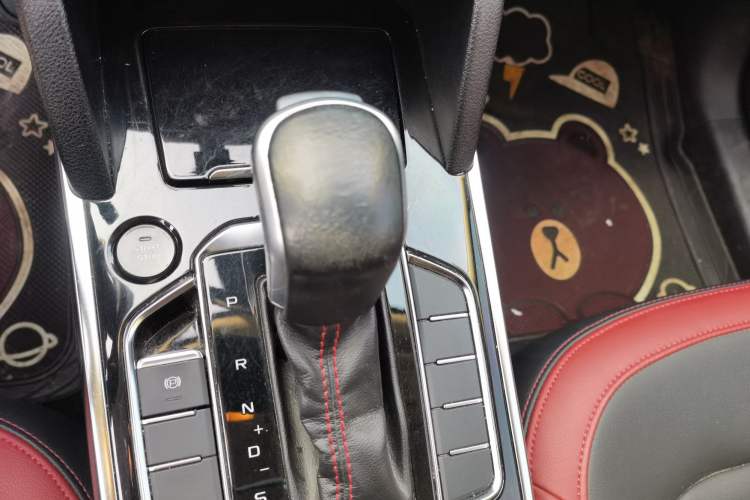 Used Bestune T33 2019 1.6L Automatic Luxury Version China V Emission Standard Gear Lever