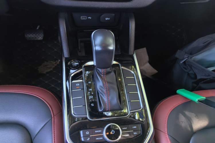 Used Bestune T33 2019 1.6L Automatic Luxury Edition China VI Gear Lever