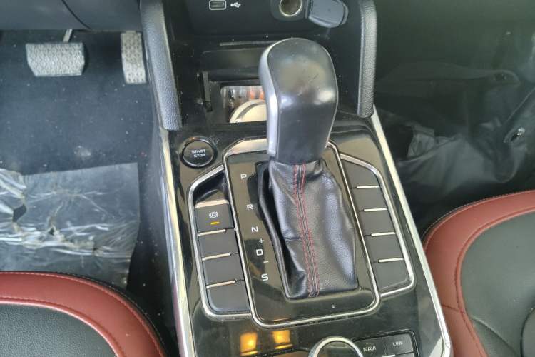 Used Bestune T33 2019 1.6L Automatic Luxury Edition China VI Gear Lever