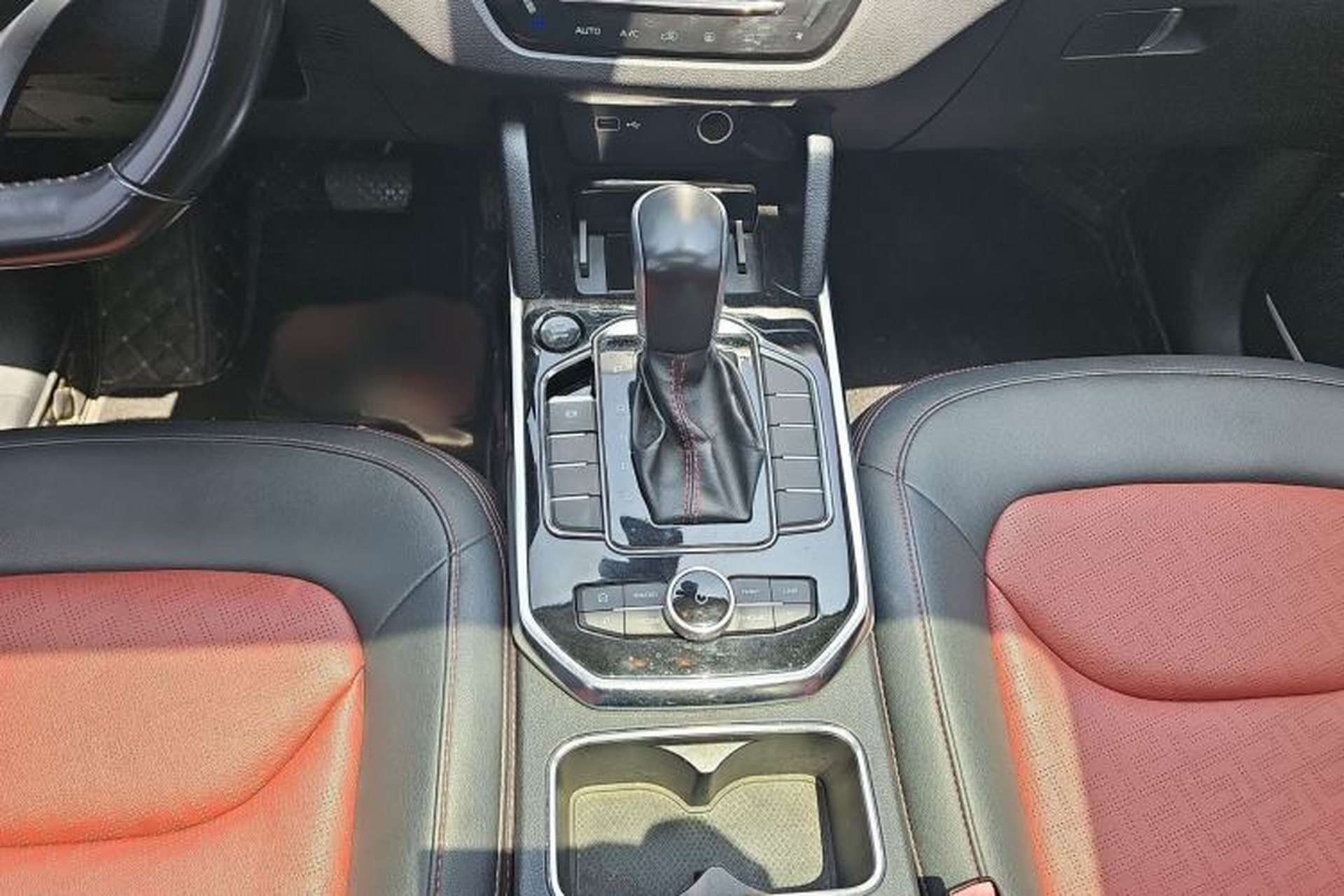 Used Bestune T33 2019 1.6L Automatic Connected Smart Cool Version China V Emission Standard Interior 1