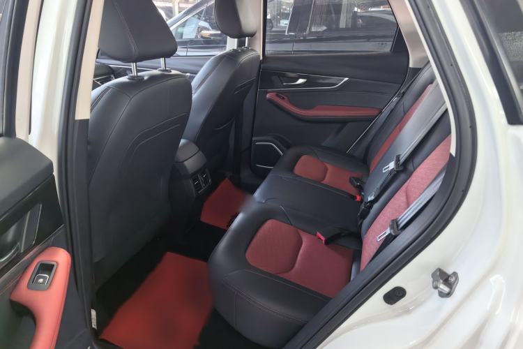Used Bestune T33 2019 1.6L Automatic Connected Smart Cool Version China V Emission Standard Interior 3