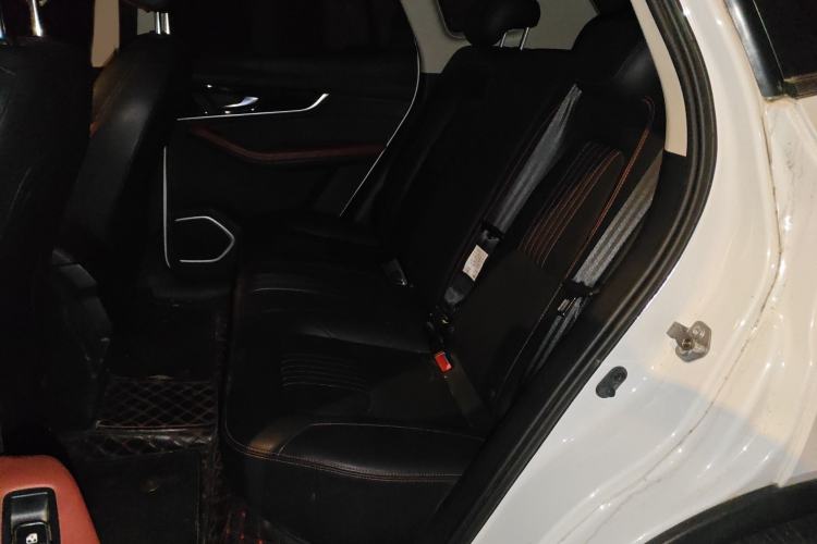 Used Bestune T33 2019 1.6L Manual Luxury Edition China VI Interior 4
