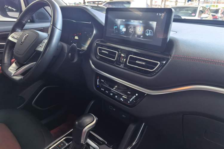 Used Bestune T33 2019 1.6L Automatic Connected Smart Cool Version China V Emission Standard Interior 5