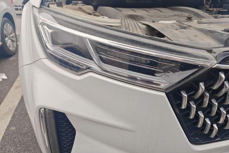 Used Bestune T33 2019 1.6L Manual Luxury Version China V Right Front Headlight