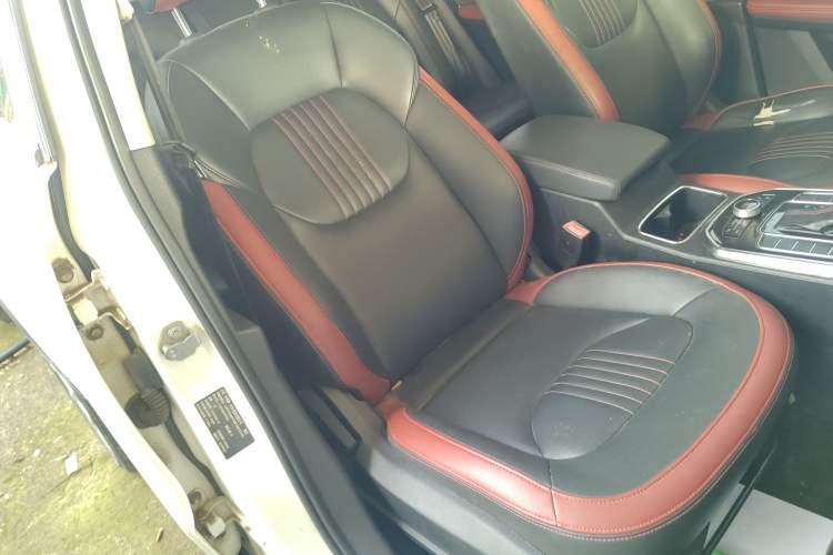 Used Bestune T33 2019 1.6L Automatic Luxury Edition China VI Right Front Seat