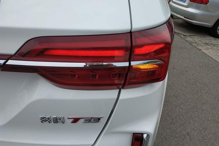 Used Bestune T33 2019 1.6L Automatic Luxury Edition China VI Right Rear Taillight