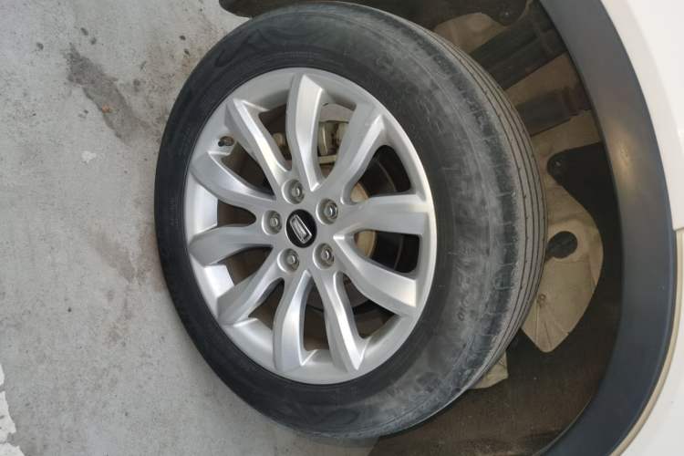 Used Bestune T33 2019 1.6L Automatic Luxury Edition China VI Right Rear Wheel Hub