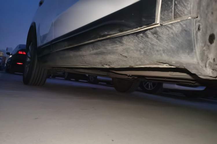 Used Bestune T33 2019 1.6L Automatic Luxury Edition China VI Right Side Sill
