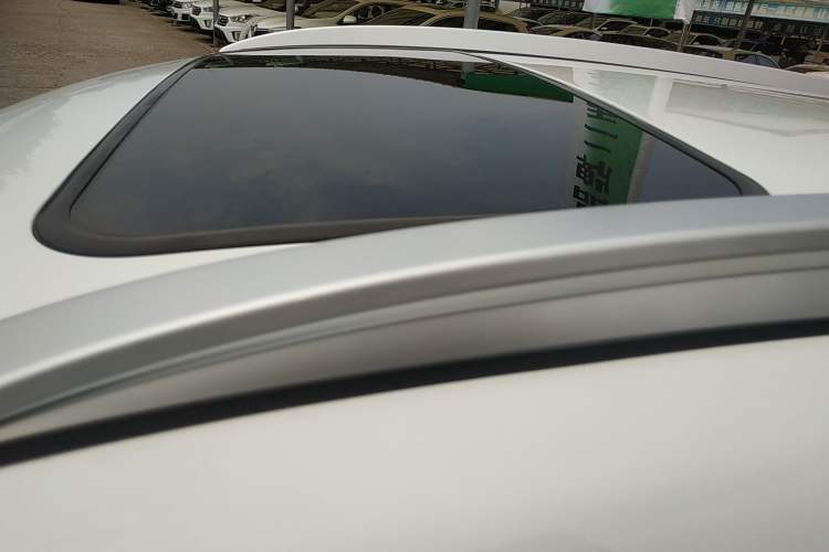 Used Bestune T33 2019 1.6L Automatic Luxury Edition China VI Roof