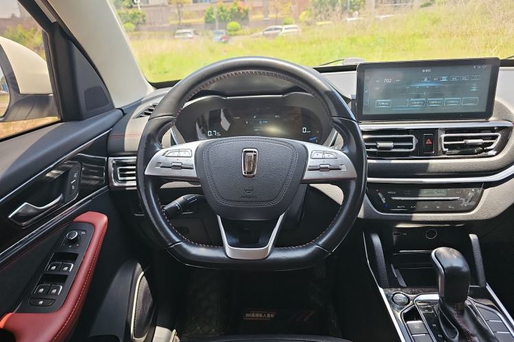 Used Bestune T33 2019 1.6L Automatic Connected Smart Cool Version China V Emission Standard Steering Wheel