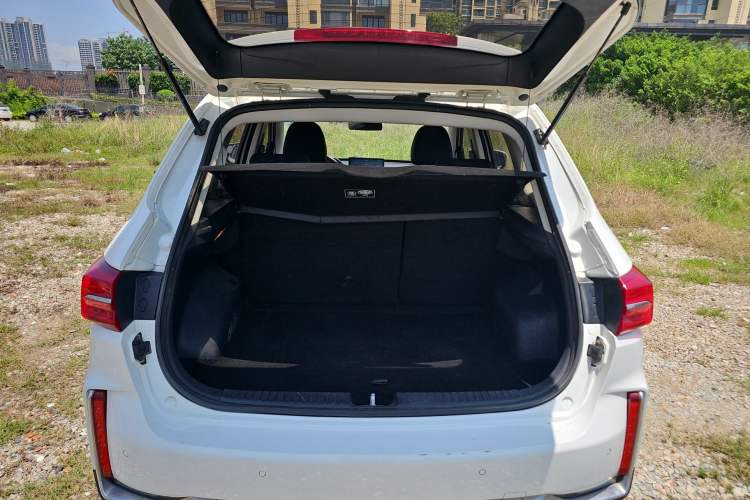 Used Bestune T33 2019 1.6L Automatic Connected Smart Cool Version China V Emission Standard Trunk