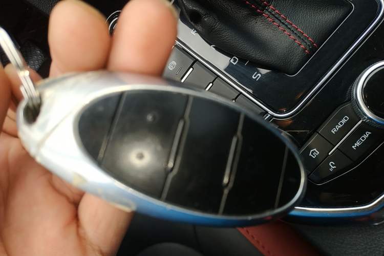 Used Bestune T33 2019 1.6L Automatic Luxury Edition China VI Vehicle Key