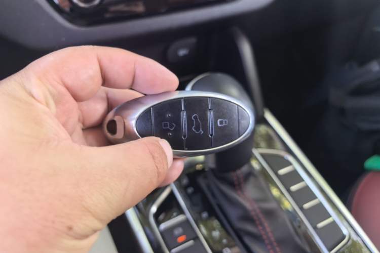 Used Bestune T33 2019 1.6L Automatic Luxury Edition China VI Vehicle Key