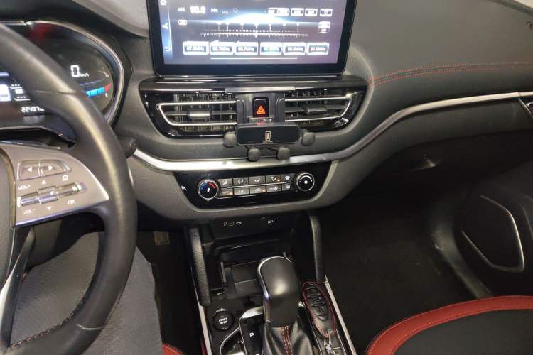 Used Bestune T33 2021 1.2T DCT Luxury Model Audio And AC Panel