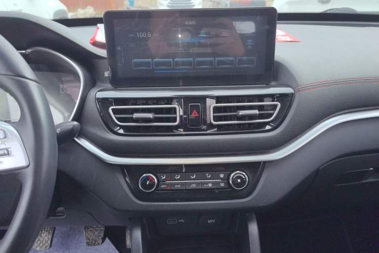 Used Bestune T33 2021 1.2T Manual Luxury Model Audio And AC Panel