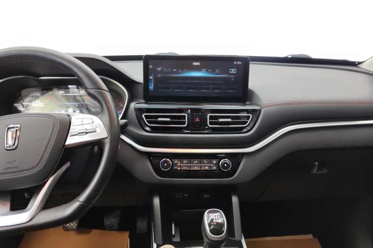 Used Bestune T33 2021 1.2T Manual Luxury Model Audio And AC Panel