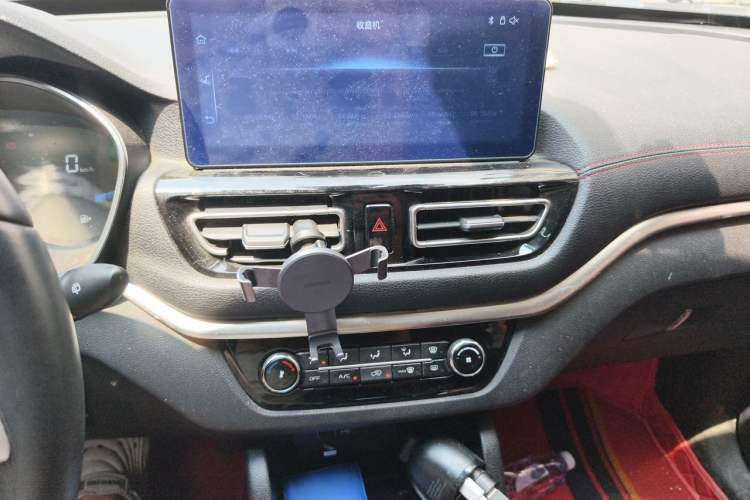 Used Bestune T33 2021 1.2T DCT Luxury Model Audio And AC Panel