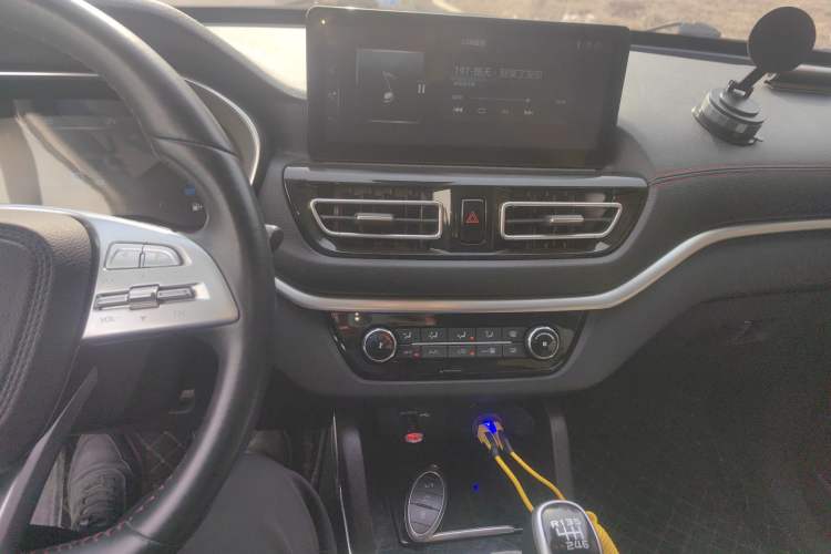 Used Bestune T33 2021 1.2T Manual Luxury Model Audio And AC Panel