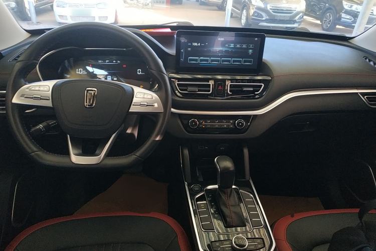 Used Bestune T33 2021 1.2T DCT Luxury Model Center Console