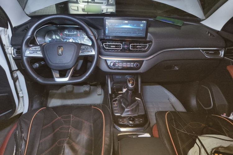 Used Bestune T33 2021 1.2T Manual Luxury Model Center Console