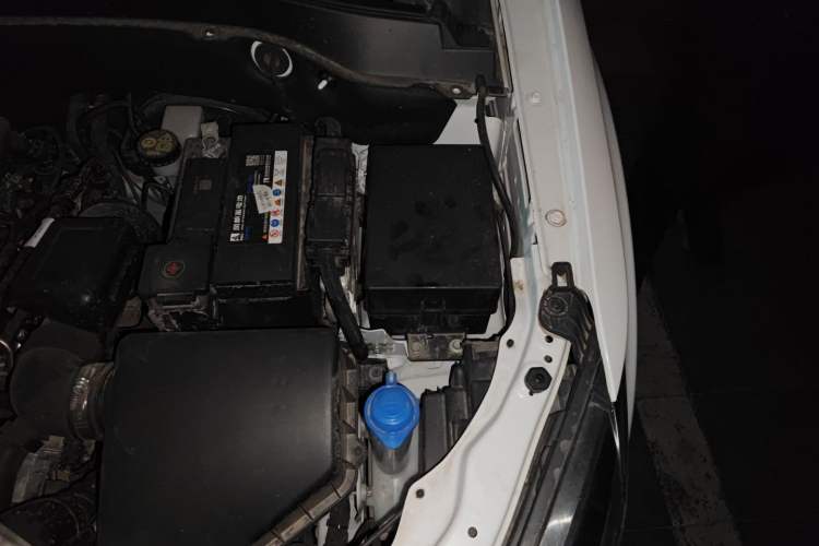 Used Bestune T33 2021 1.2T DCT Luxury Model Engine Bay Left