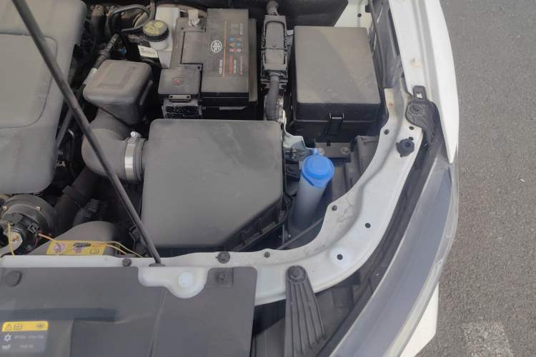 Used Bestune T33 2021 1.2T Manual Luxury Model Engine Bay Left