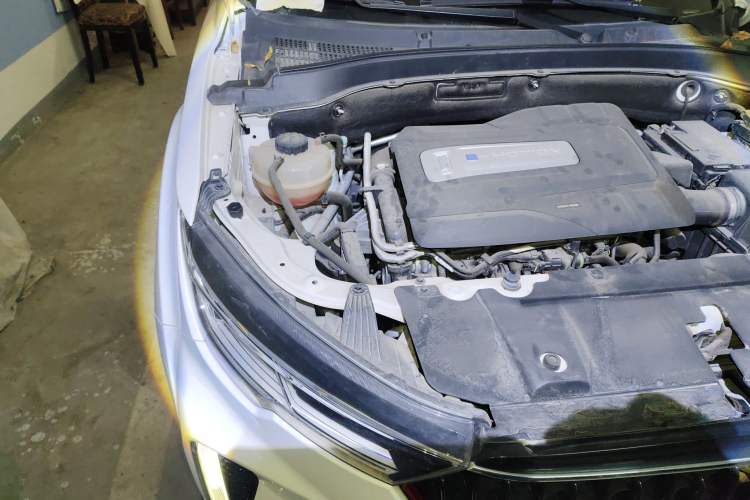 Used Bestune T33 2021 1.2T DCT Luxury Model Engine Bay Right
