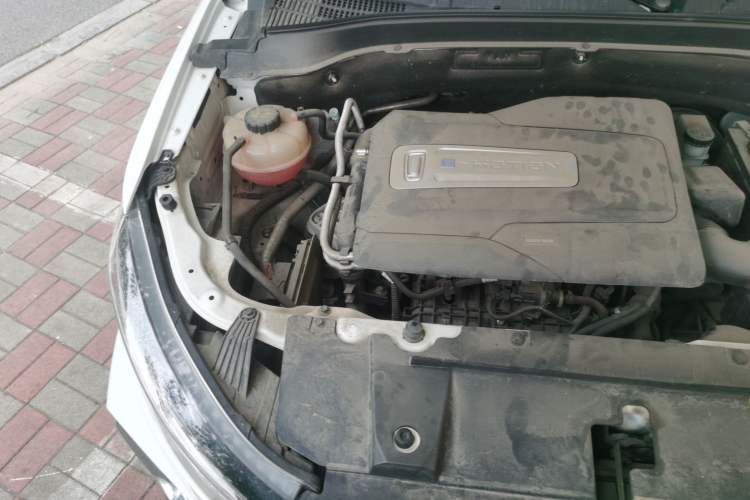 Used Bestune T33 2021 1.2T DCT Luxury Model Engine Bay Right