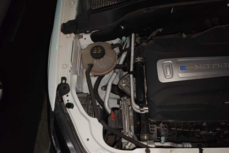Used Bestune T33 2021 1.2T DCT Luxury Model Engine Bay Right