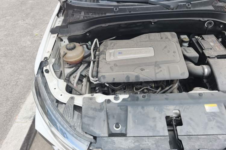 Used Bestune T33 2021 1.2T DCT Luxury Model Engine Bay Right