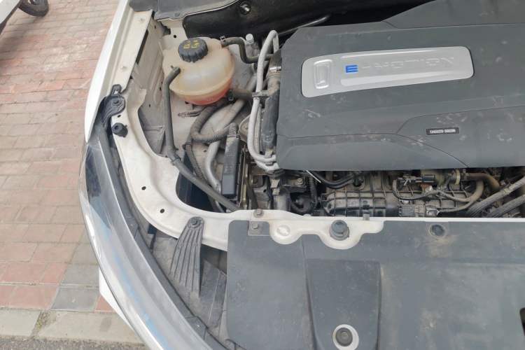 Used Bestune T33 2021 1.2T DCT Luxury Model Engine Bay Right