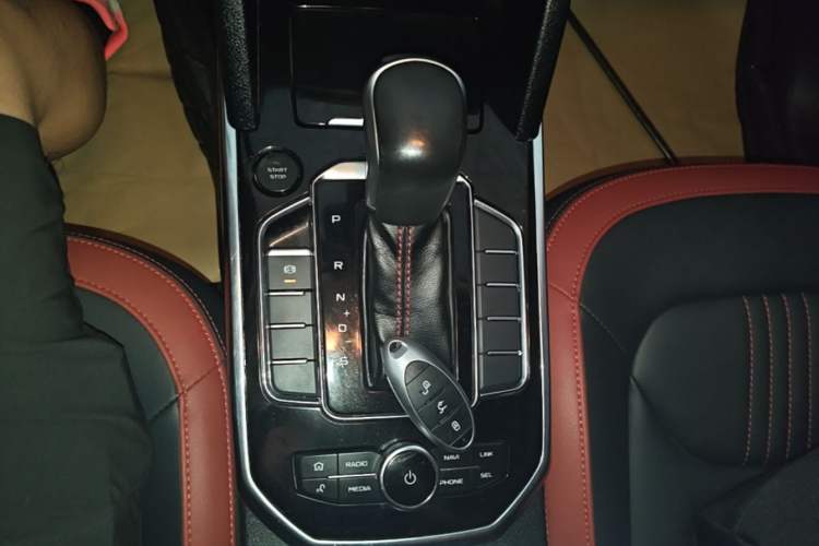 Used Bestune T33 2021 1.2T DCT Luxury Model Gear Lever