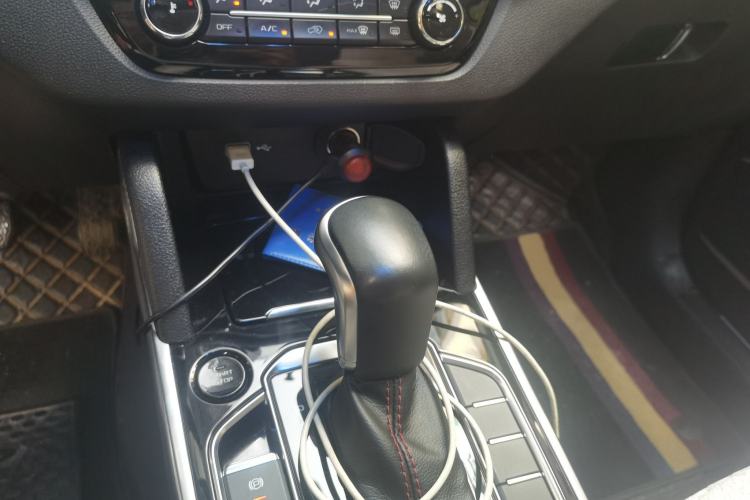 Used Bestune T33 2021 1.2T DCT Luxury Model Gear Lever