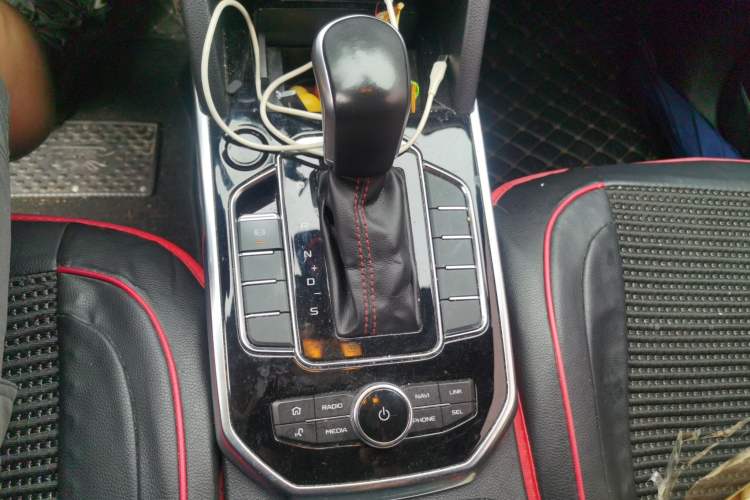 Used Bestune T33 2021 1.2T DCT Luxury Model Gear Lever