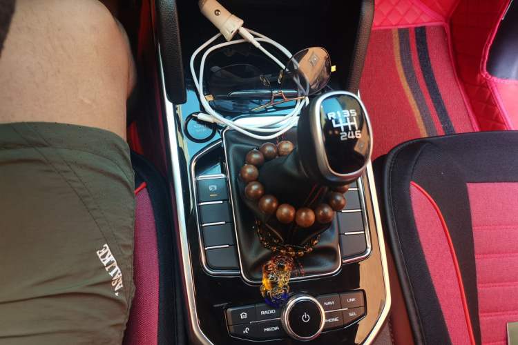 Used Bestune T33 2021 1.2T Manual Luxury Model Gear Lever